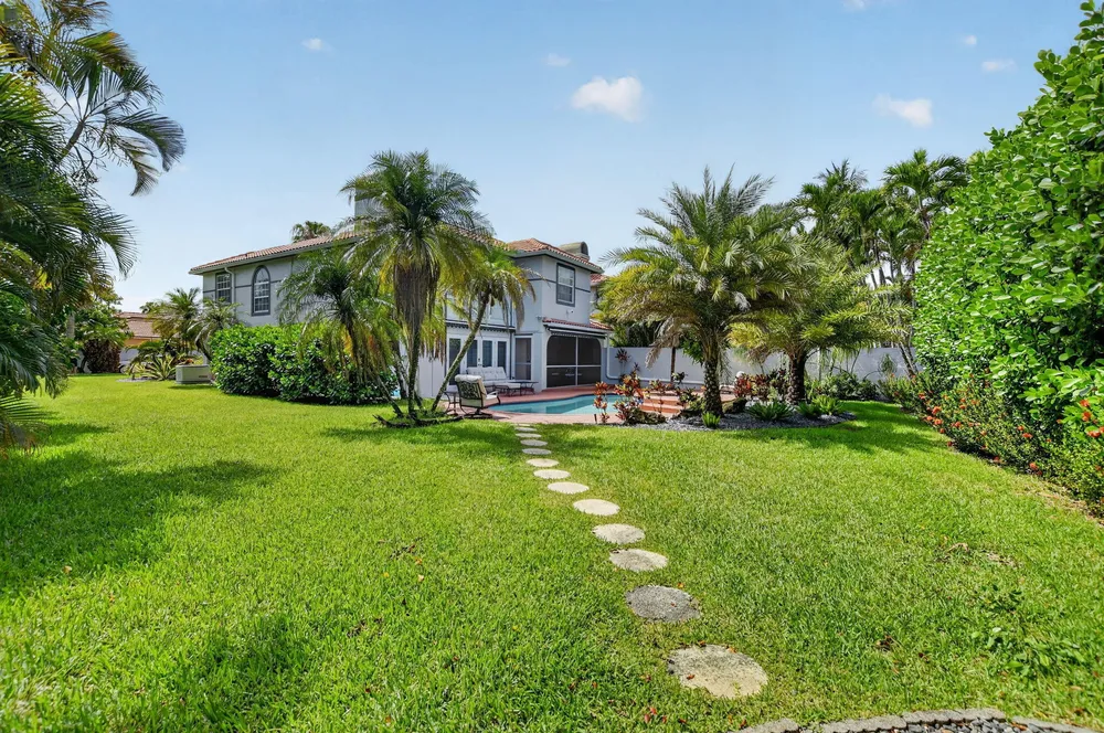 9048 Villa Portofino Circle, Boca Raton, FL 33496
