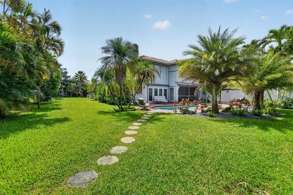 9048 Villa Portofino Circle, Boca Raton, FL 33496
