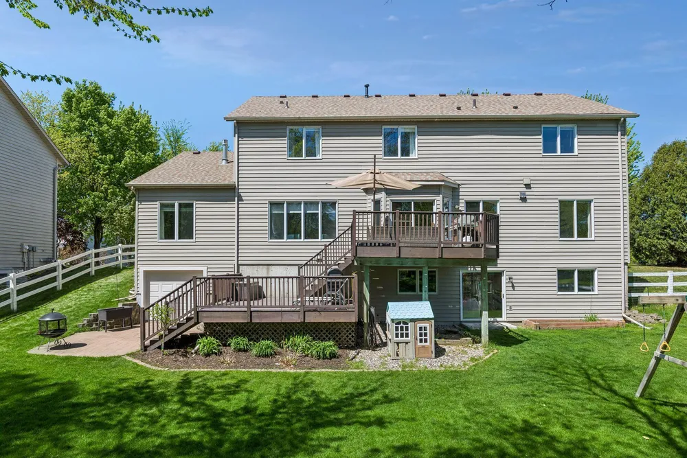 3790 Yellowstone Ln N, Plymouth, MN 55446