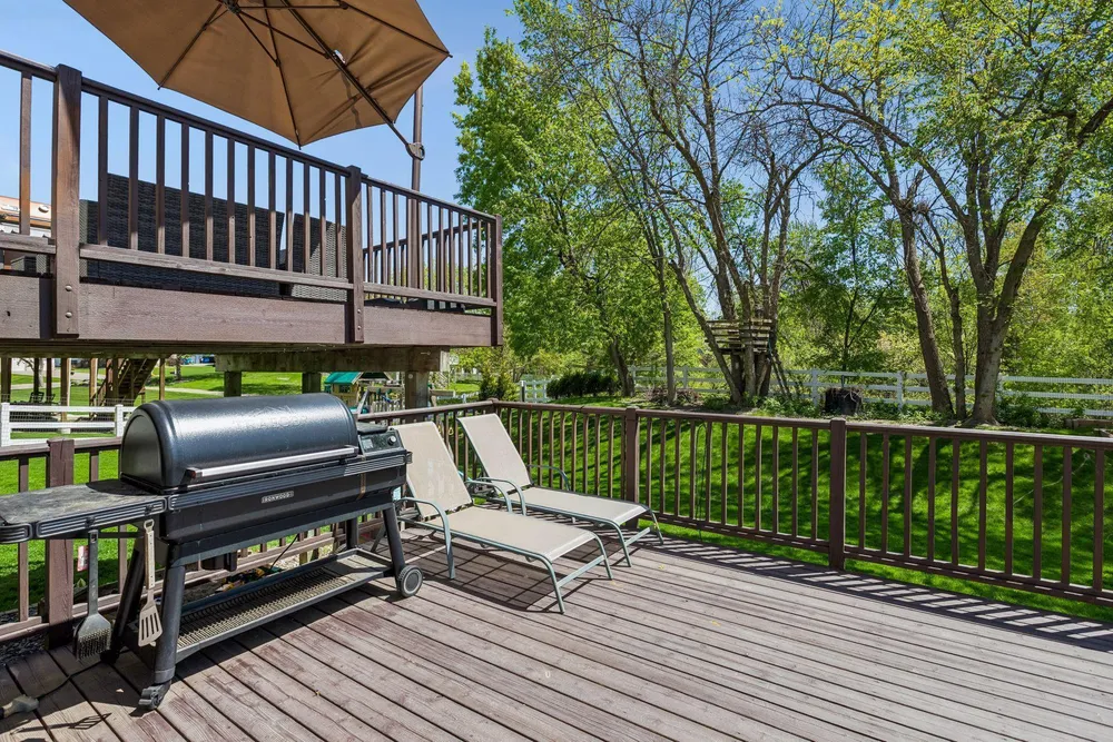3790 Yellowstone Ln N, Plymouth, MN 55446