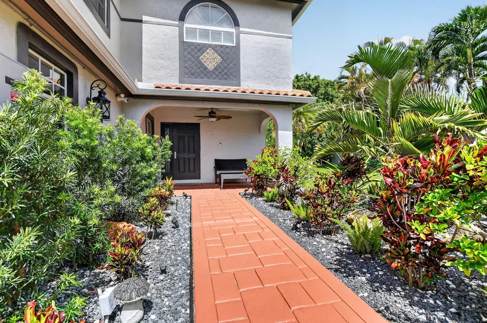 9048 Villa Portofino Circle, Boca Raton, FL 33496