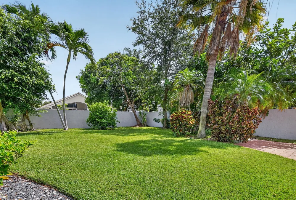 9048 Villa Portofino Circle, Boca Raton, FL 33496