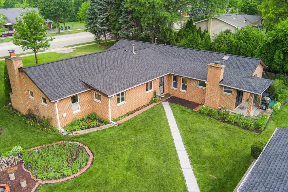 21 S Elmhurst Rd, Prospect Heights, IL 60070