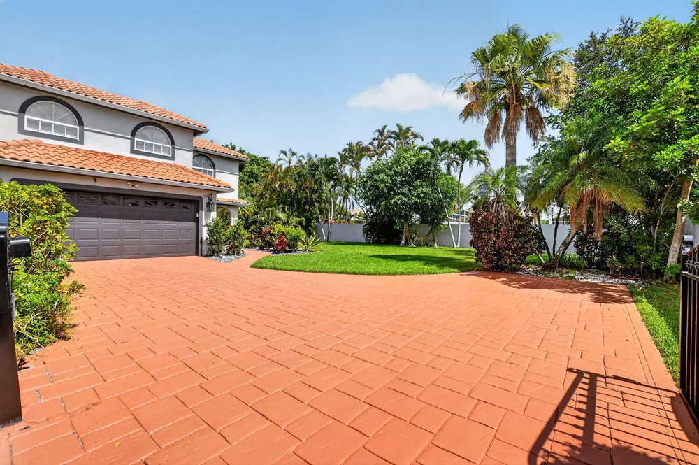 9048 Villa Portofino Circle, Boca Raton, FL 33496