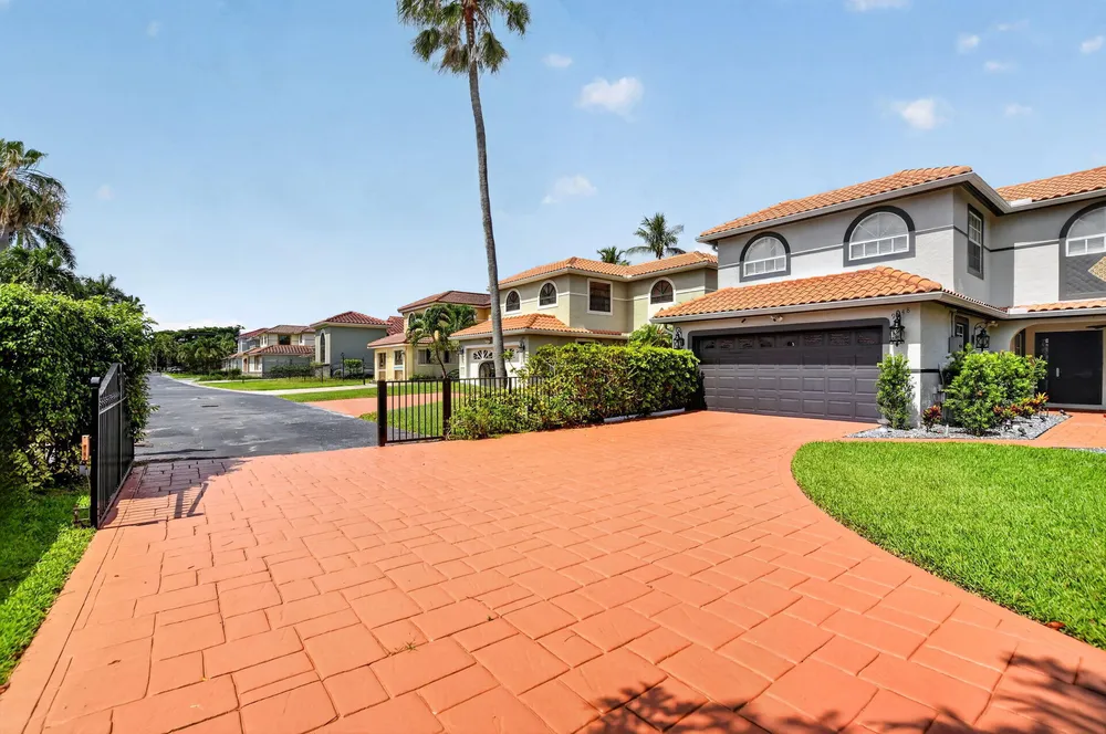 9048 Villa Portofino Circle, Boca Raton, FL 33496