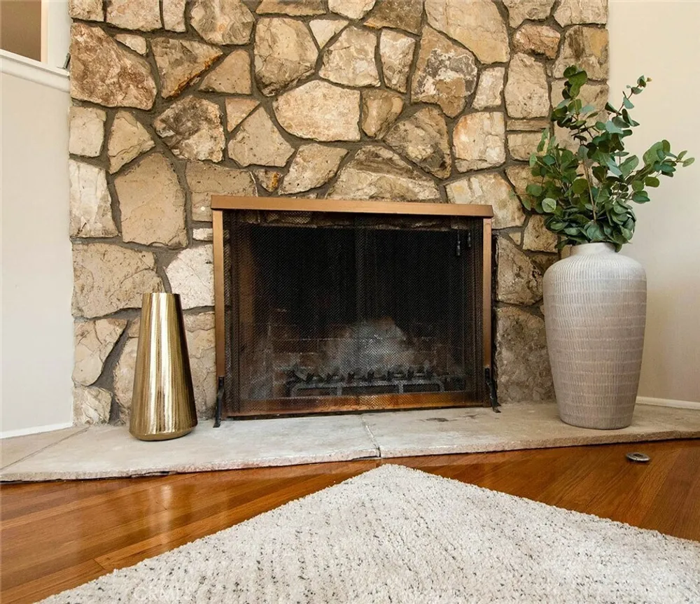 348 E Hillcrest Blvd, Monrovia, CA 91016