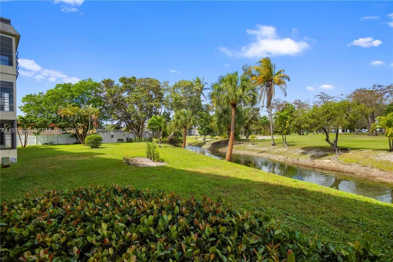 4411 NW 16th St, Lauderhill, FL 33313