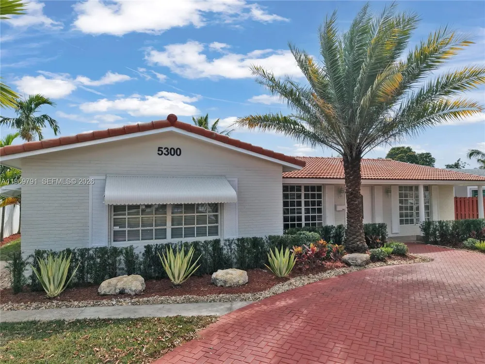 5300 Grant St, Hollywood, FL 33021