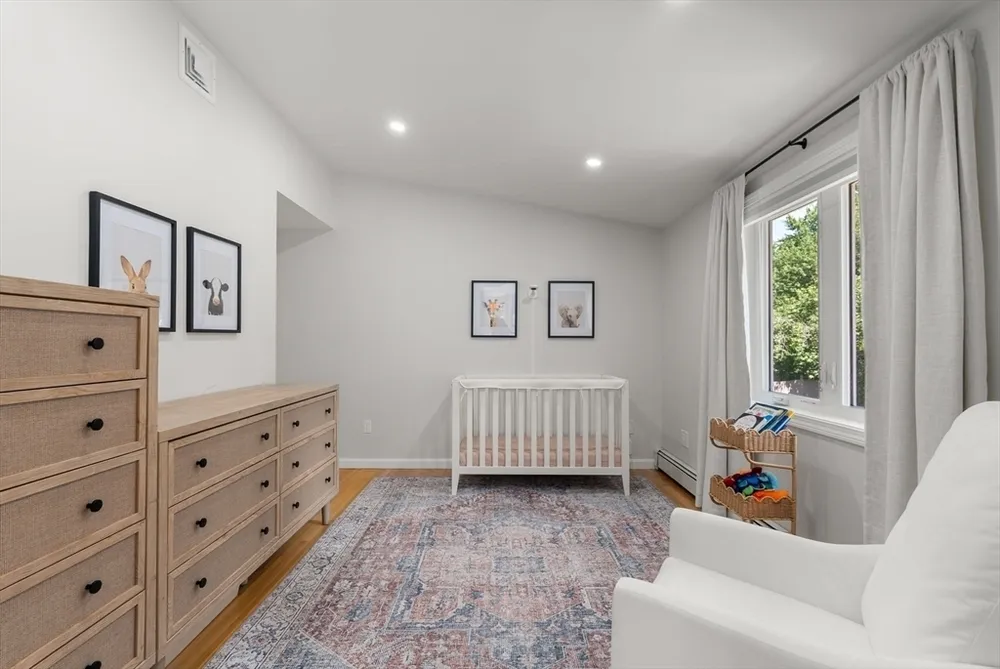 6 Hampton Ct, Lynnfield, MA 01940