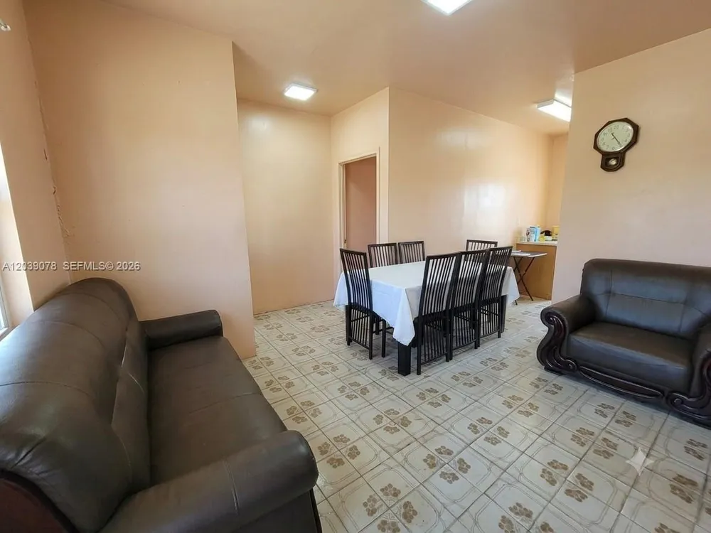 75 NE 49th St, Miami, FL 33137