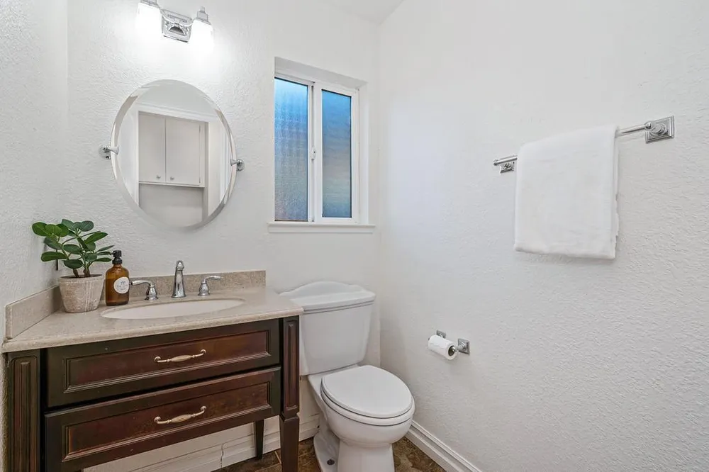 8340 Marina Greens Way, Sacramento, CA 95826