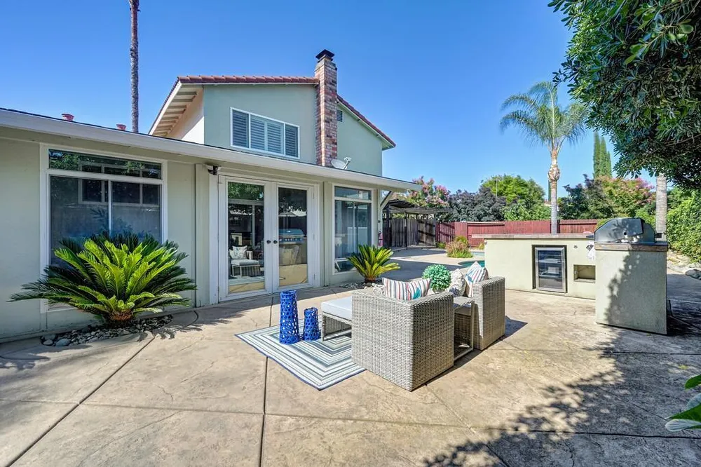 8340 Marina Greens Way, Sacramento, CA 95826