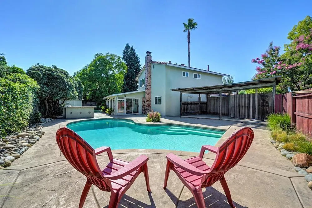 8340 Marina Greens Way, Sacramento, CA 95826