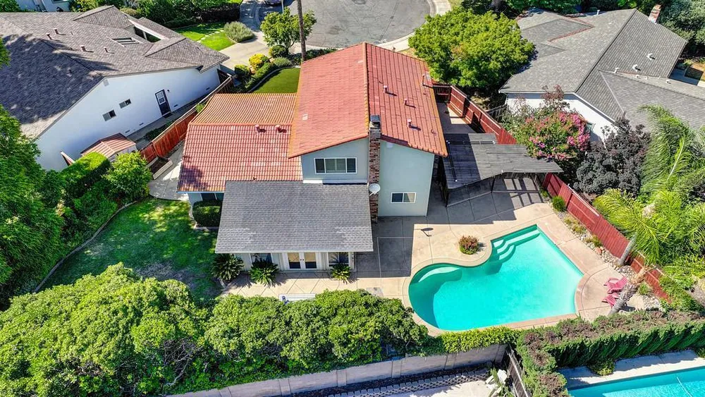 8340 Marina Greens Way, Sacramento, CA 95826