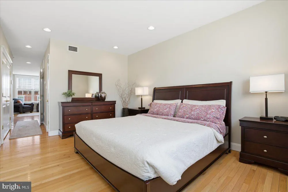 312 Dickinson St, Philadelphia, PA 19147