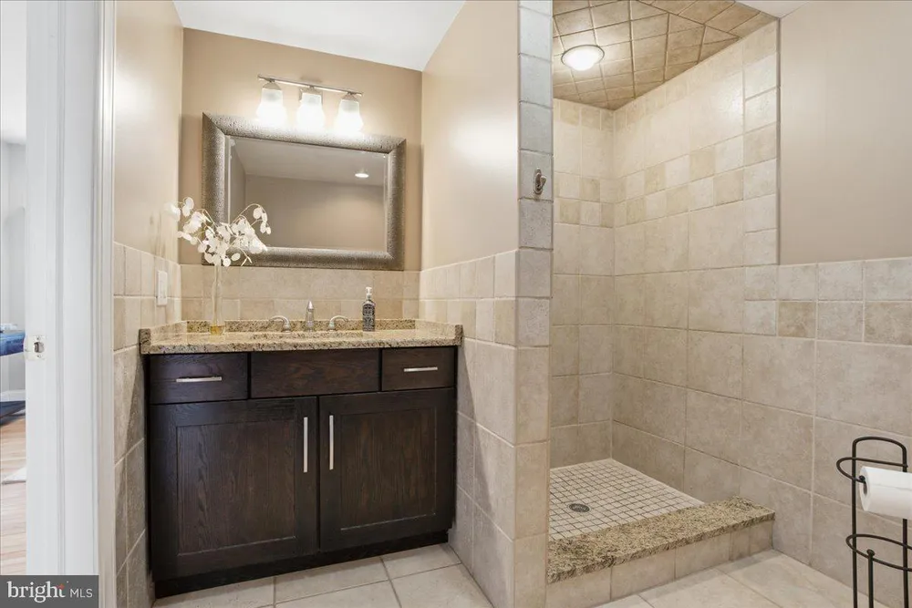 312 Dickinson St, Philadelphia, PA 19147