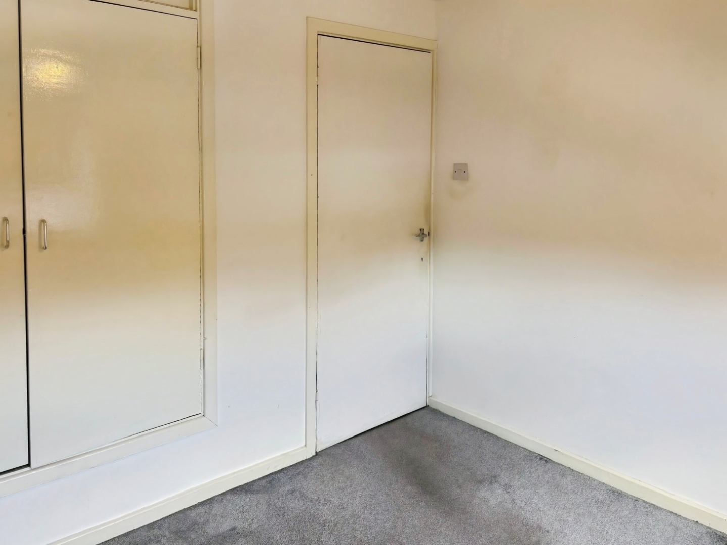 Hadlow Court, Slough Image 11