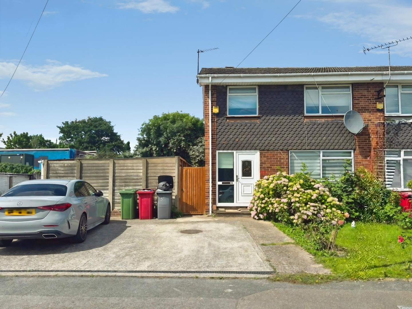 Hadlow Court, Slough Image 18