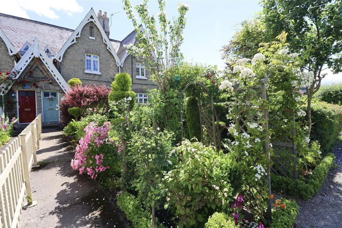 Rooks Cottages, North Cliffe, York