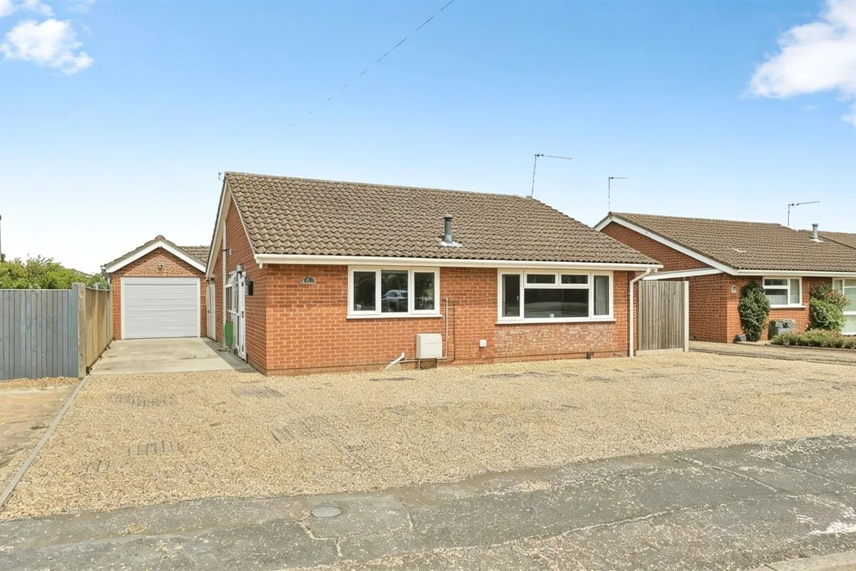 Woodfield, DEREHAM