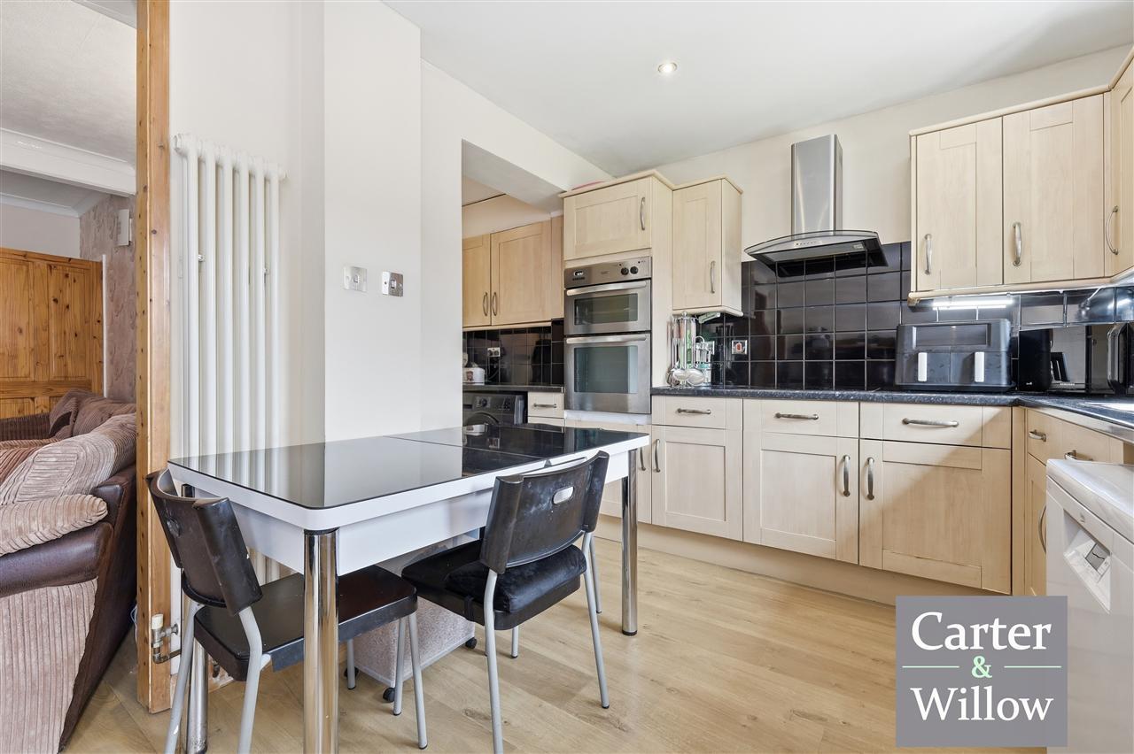 Becontree Avenue, Essex Image 7