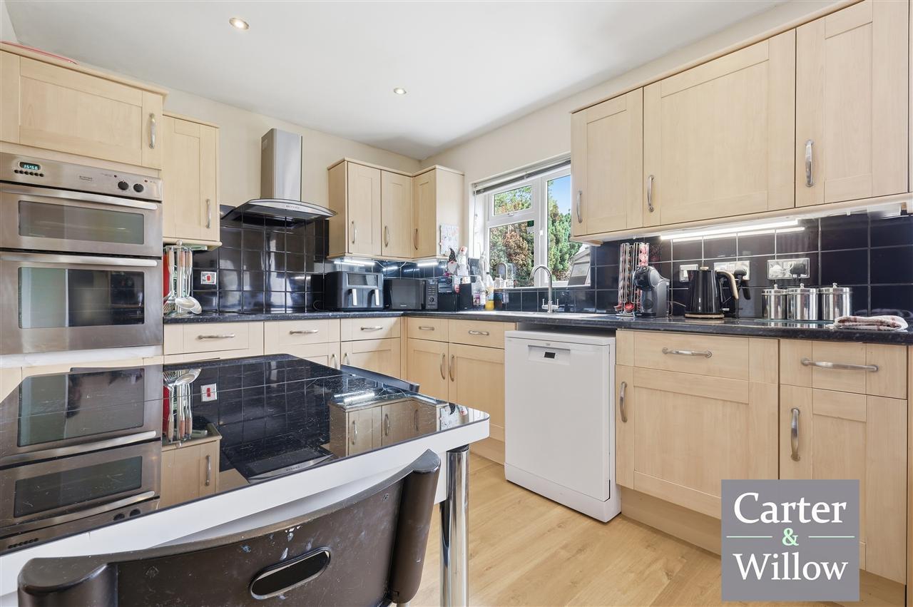 Becontree Avenue, Essex Image 8