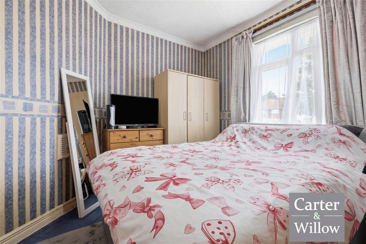 Becontree Avenue, Essex Image 9