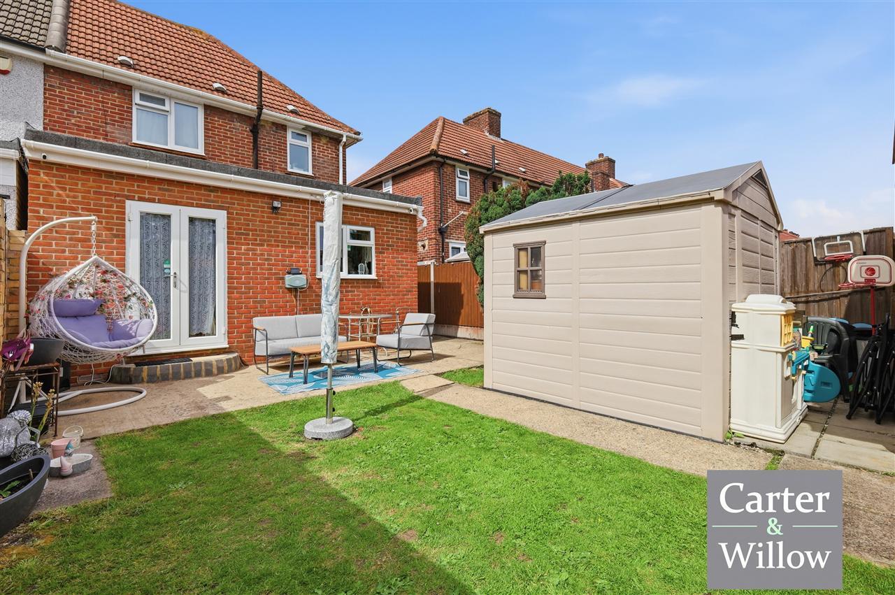 Becontree Avenue, Essex Image 16