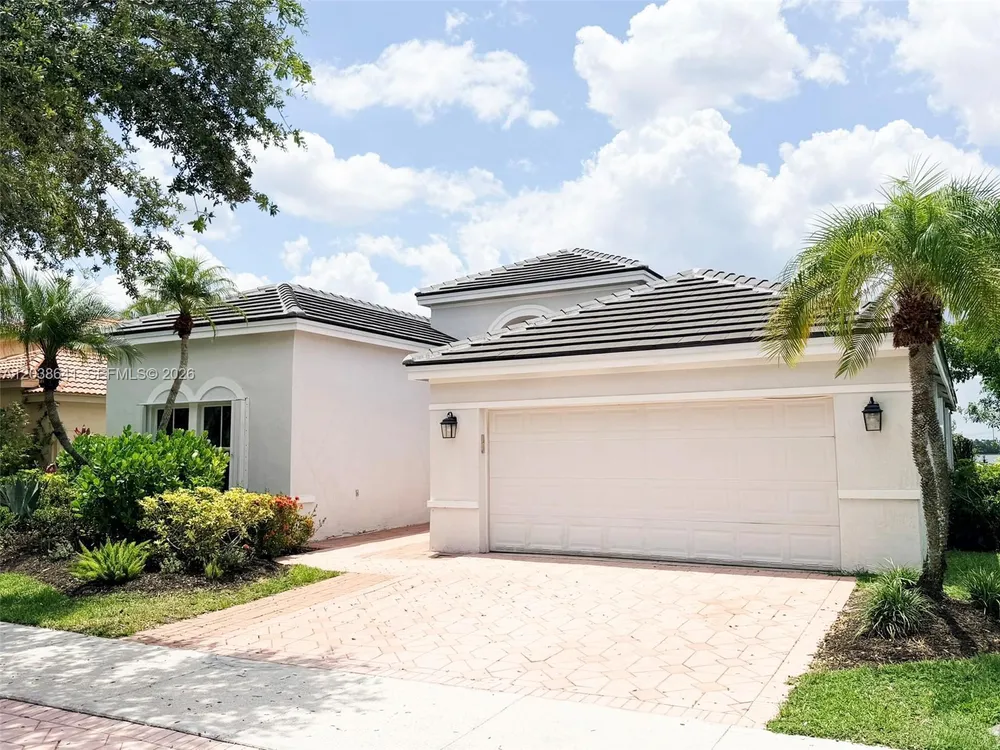 1212 Falls Blvd, Weston, FL 33327