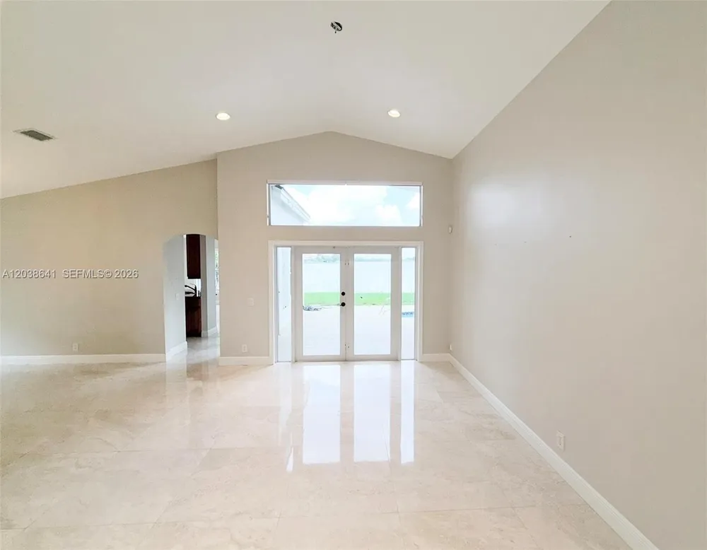 1212 Falls Blvd, Weston, FL 33327