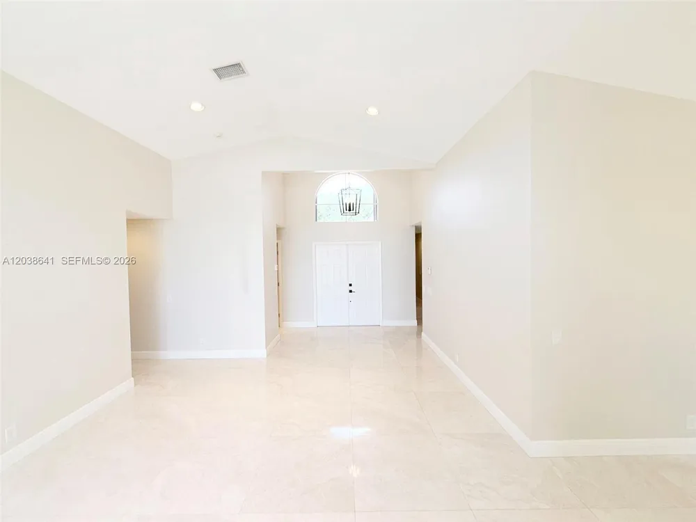 1212 Falls Blvd, Weston, FL 33327