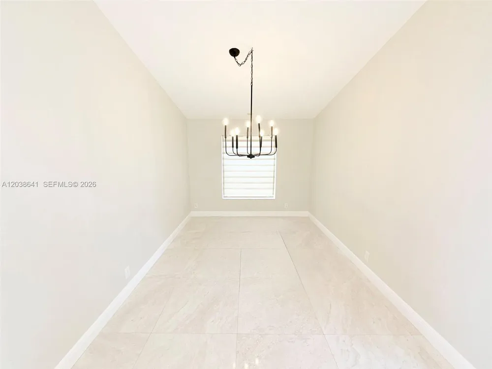 1212 Falls Blvd, Weston, FL 33327
