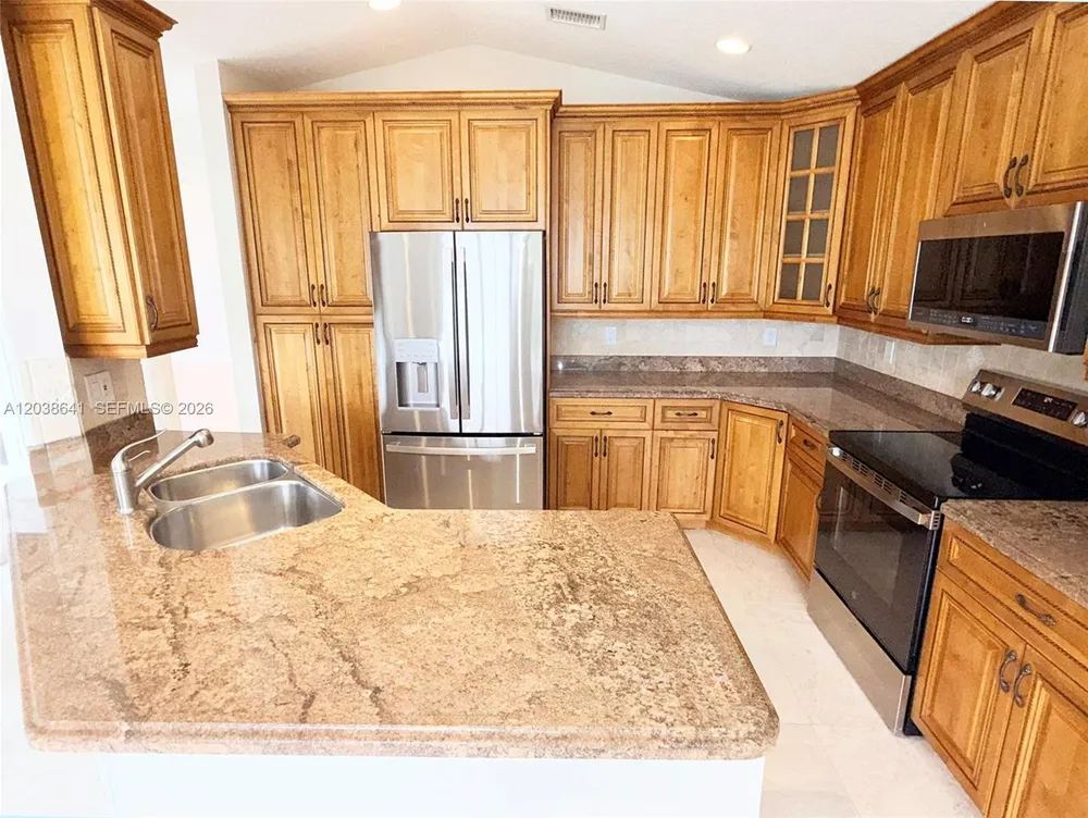 1212 Falls Blvd, Weston, FL 33327