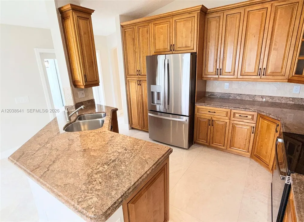 1212 Falls Blvd, Weston, FL 33327