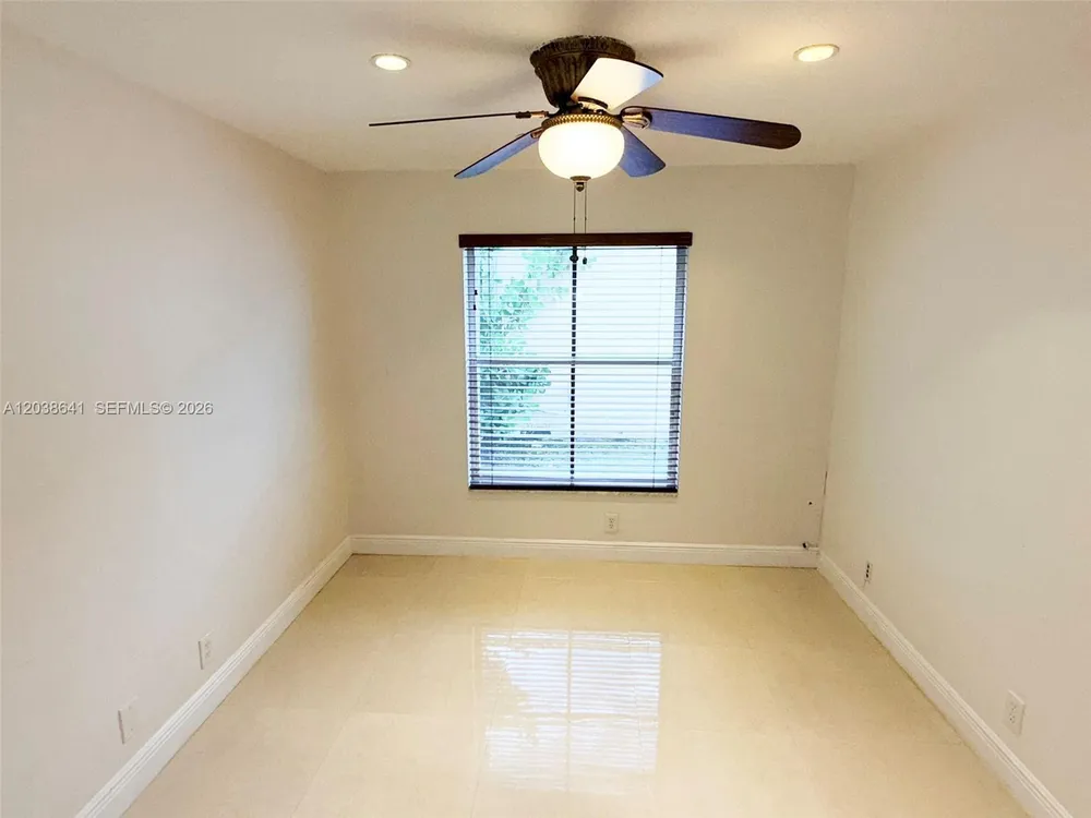 1212 Falls Blvd, Weston, FL 33327