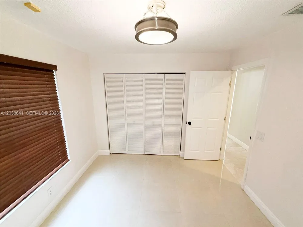 1212 Falls Blvd, Weston, FL 33327