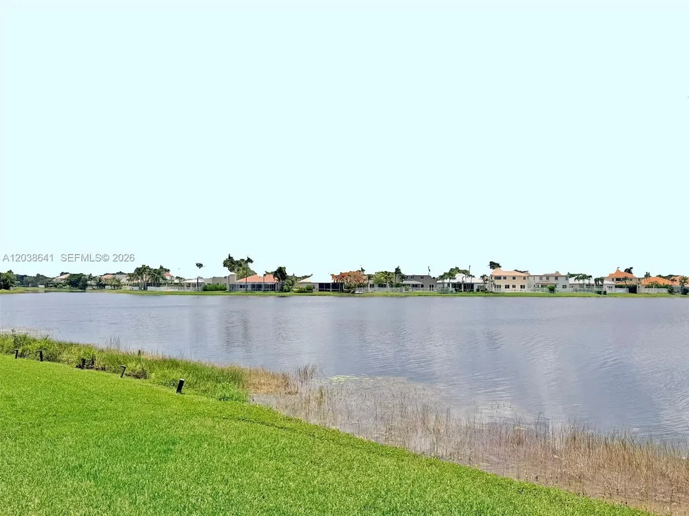 1212 Falls Blvd, Weston, FL 33327