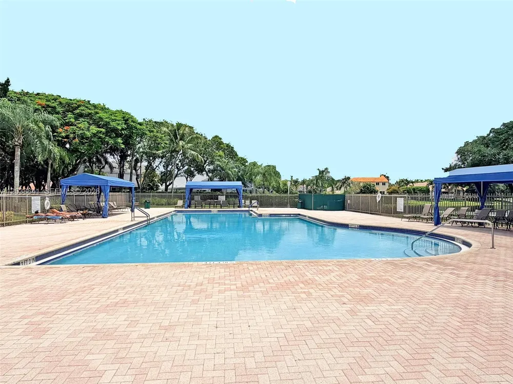 1212 Falls Blvd, Weston, FL 33327