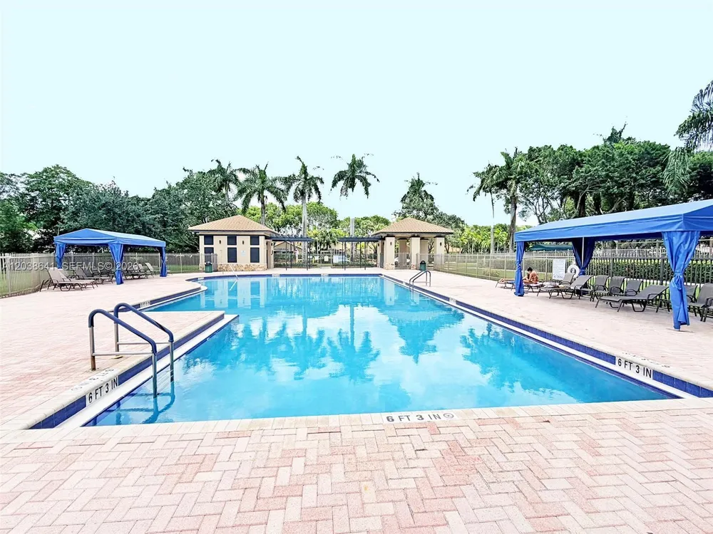 1212 Falls Blvd, Weston, FL 33327
