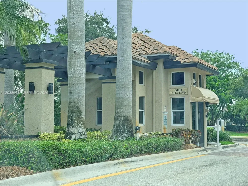 1212 Falls Blvd, Weston, FL 33327