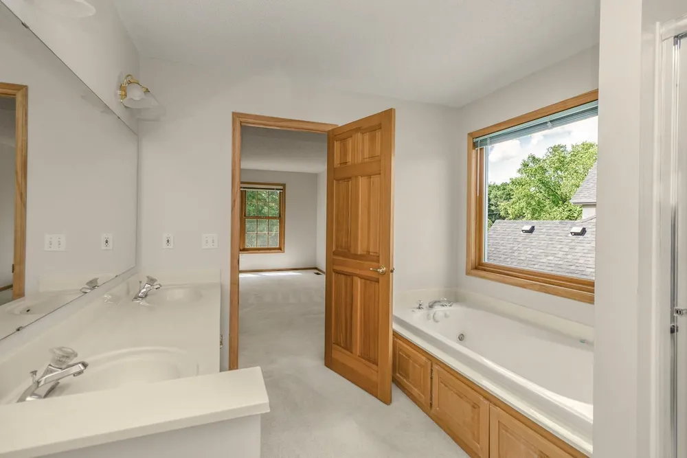 3440 Zircon Ln N, Plymouth, MN 55447