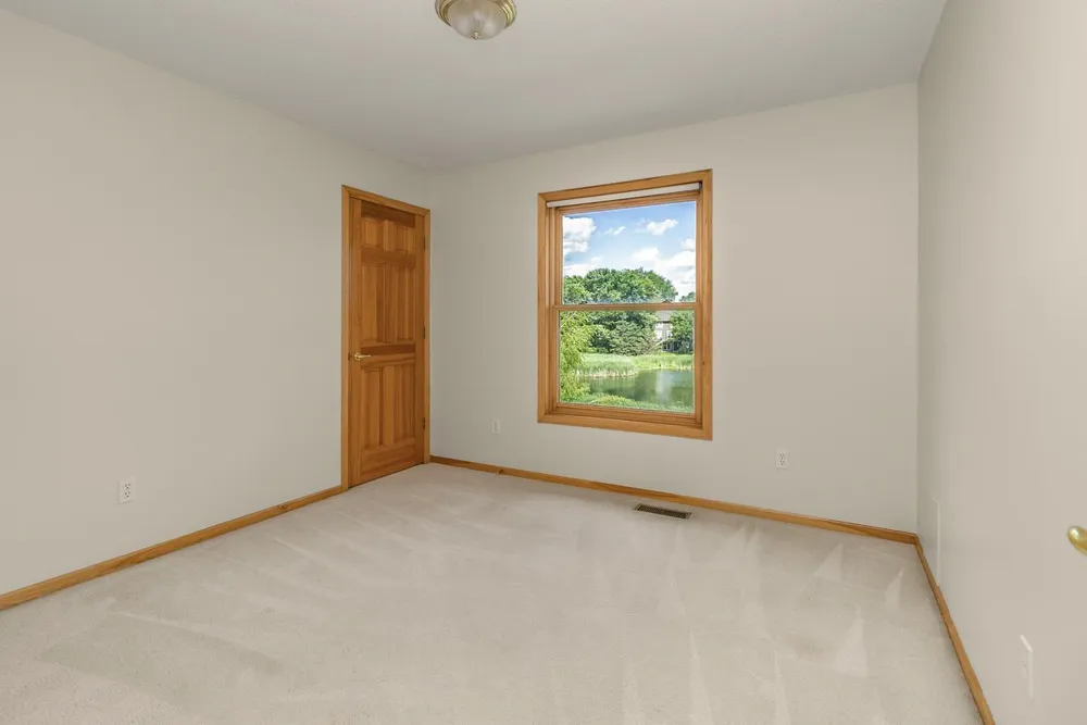3440 Zircon Ln N, Plymouth, MN 55447