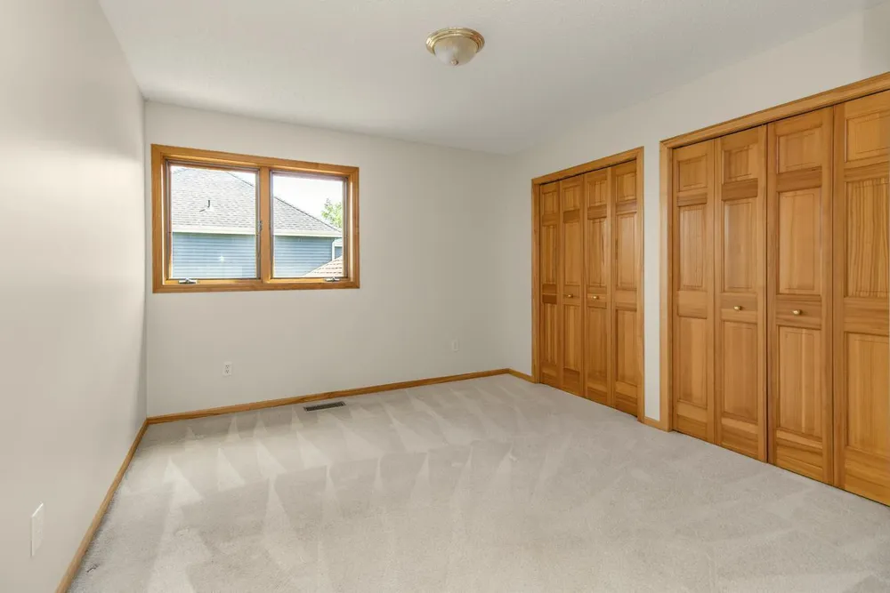 3440 Zircon Ln N, Plymouth, MN 55447