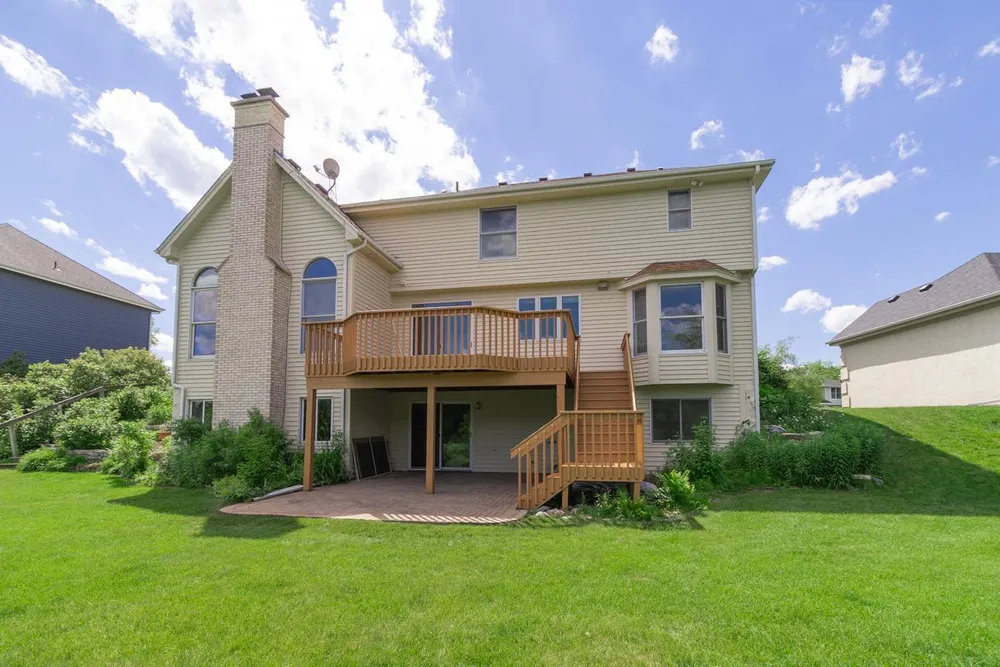 3440 Zircon Ln N, Plymouth, MN 55447