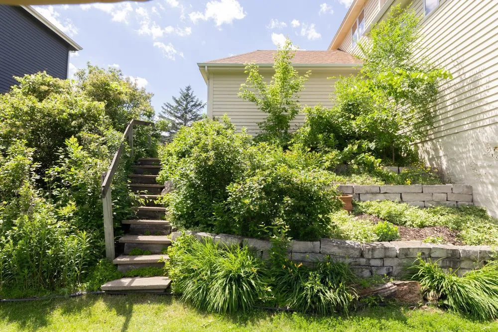 3440 Zircon Ln N, Plymouth, MN 55447