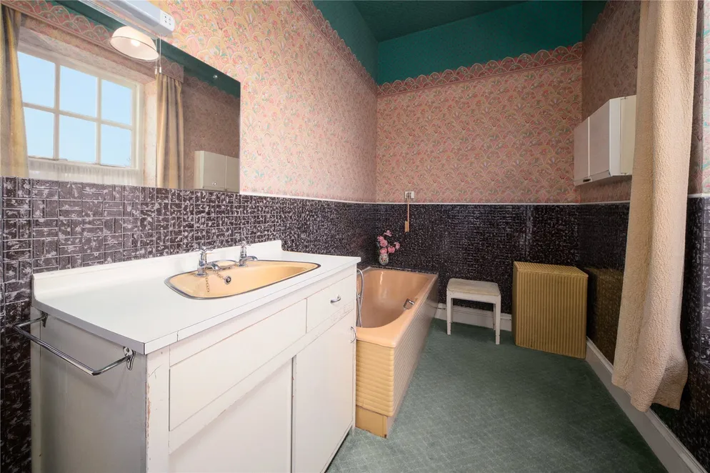 Property carousel item 31