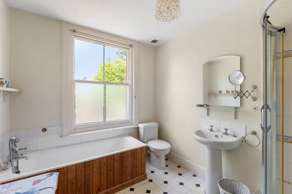 Compton Road, Lindfield, RH16 photo 9