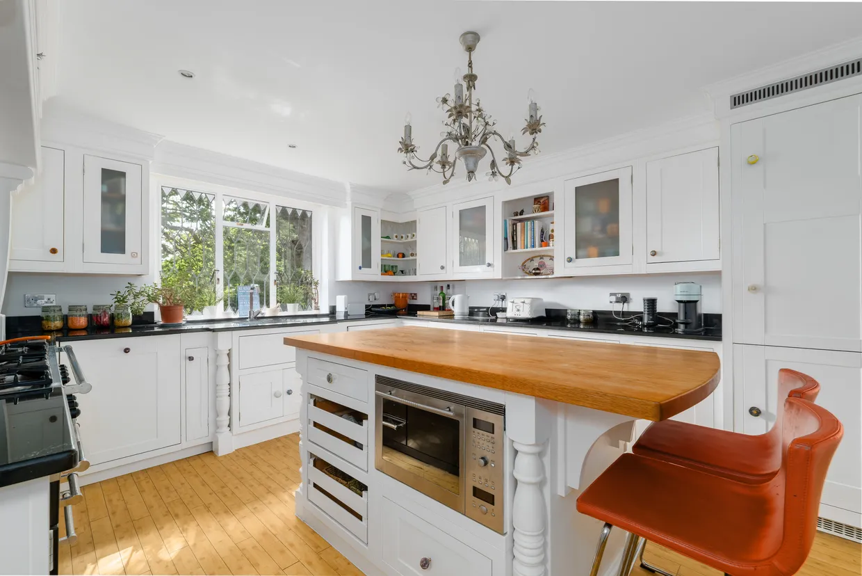 Oakwood Close, Chislehurst, BR7 photo 9