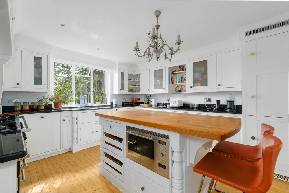 Oakwood Close, Chislehurst, BR7 photo 9