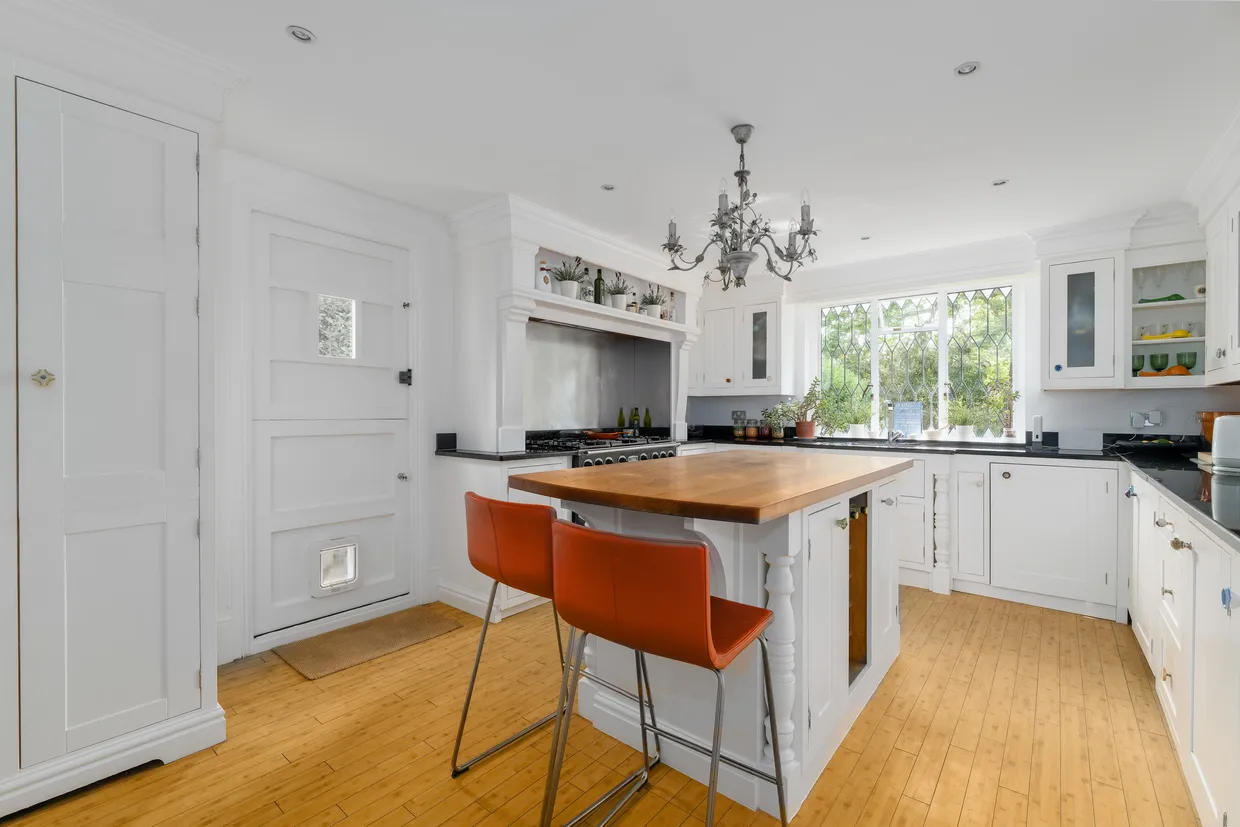 Oakwood Close, Chislehurst, BR7 photo 11